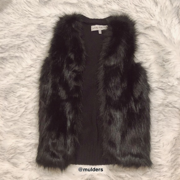 Sebby Collection Faux Fur Black Vest Cardigan - Picture 2 of 10